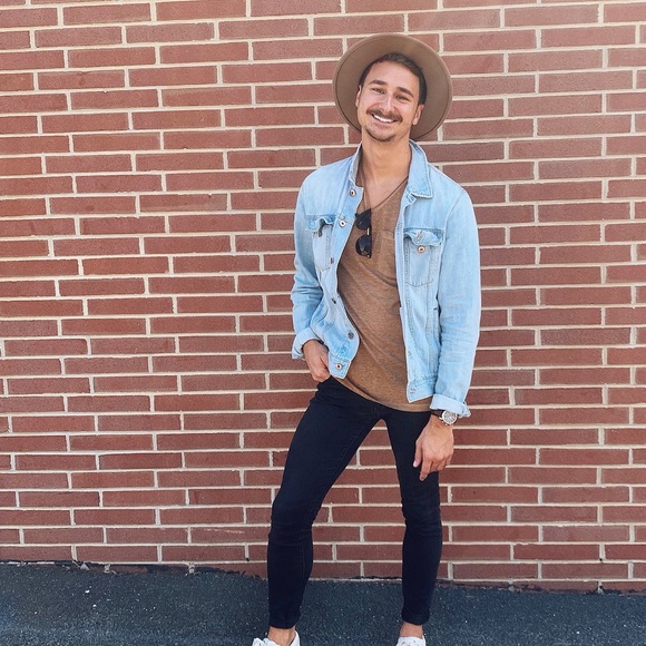 Meet your Posher, Daniel - Picture 1 of 1